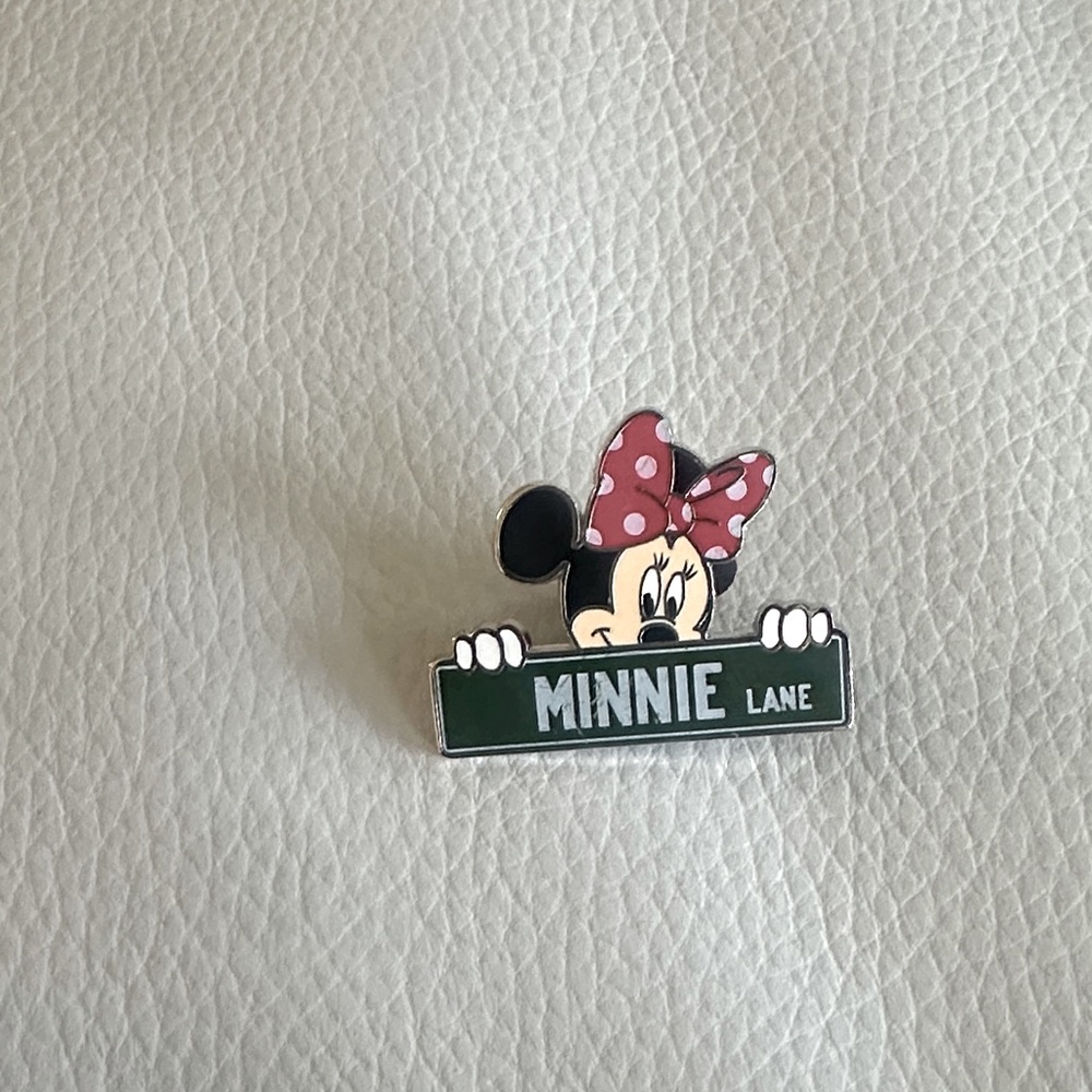 Official Disney Minnie Trading Pin